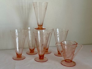 lot 43 image: Array of Vintage Pink Depression Glassware