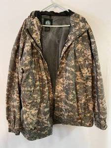 lot 136 image: Master Sportsman Hooded Hunting Jacket