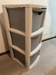 lot 183 image: Plastic 3 Drawer Storage Unit