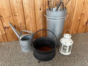 lot 189 image: Metal Garden Deco