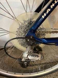 lot 203 image: Cannondale Adventure 400 24 Speed Bike