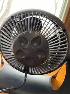 lot 221 image: Holmes Blizzard 2 Speed Desk Fan