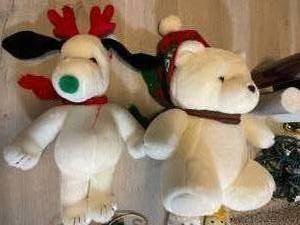 lot 240 image: Christmas Deco Lot