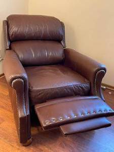lot 247 image: King Hickory Furniture Company Recliner