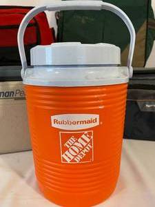 lot 255 image: Coolers and Water Jug Lot