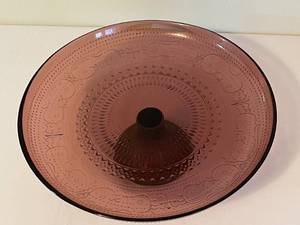 lot 271 image: Lovely Lavandar Cake Tray