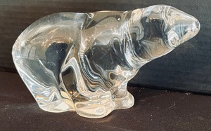 lot 26 image: Hadeland Norwegian Crystal Bear Figurine