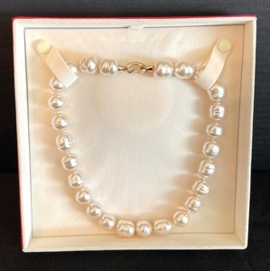 lot 7 image: Majorica Pearl Necklace