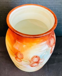 lot 28 image: Limoges of France Vase