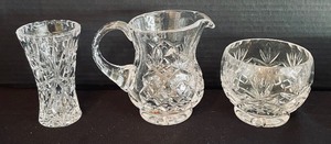 lot 60 image: Charming Crystal and Clear Glass Grouping