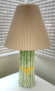 lot 36 image: Adorable Asparagus Themed Lamp