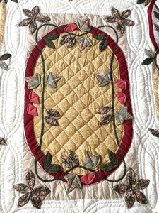 lot 43 image: JC Penney Home Twin Quilt