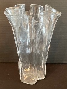 lot 51 image: Crate and Barrel Ribbon Top Vase