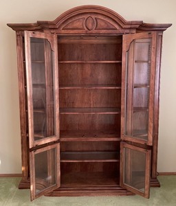 lot 14A image: Vintage Three Piece Display Hutch
