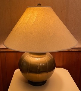 lot 65 image: Vintage Metal Based Lamp