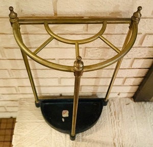 lot 102 image: Vintage Umbrella Stand