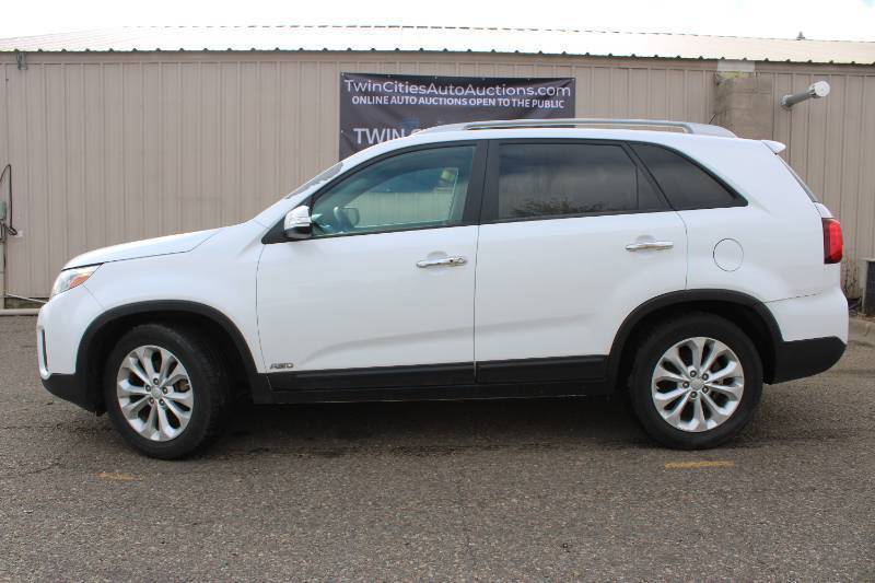 lot 4T image: 2014 Kia Sorento EX - AWD