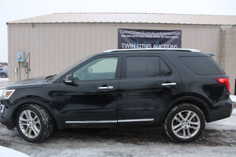lot 12K image: 2016 Ford Explorer Limited - AWD - 2 OWNERS
