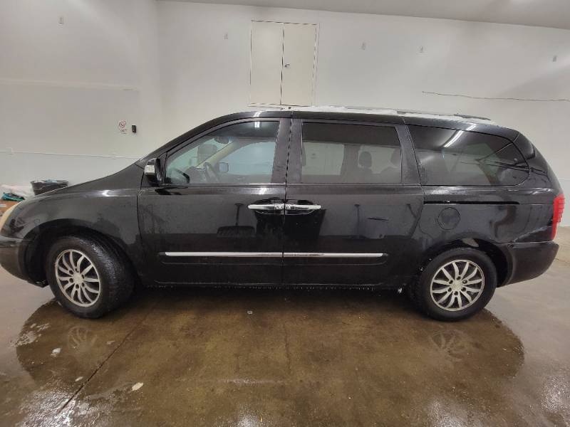 lot 2W image: 2012 Kia Sedona EX