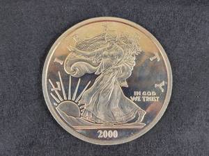 8oz .999 Fine Silver Walking Liberty Coin - Half Pound