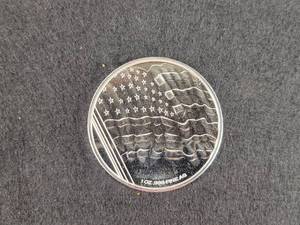 1oz .999 Fine US Flag Patriotic Round