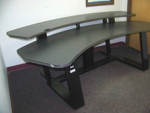 lot 2 image: Winsted Editing Desk