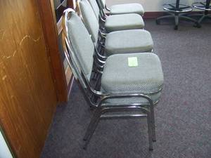 lot 6 image: Waiting RoomBreakroomConference Room Chairs (8)