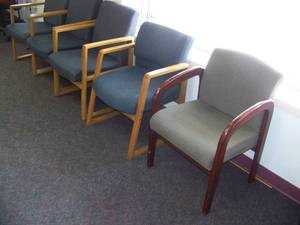 lot 8 image: Sitting Chairs (5)