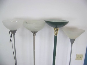 lot 14 image: Standing Floor Lamps (4)