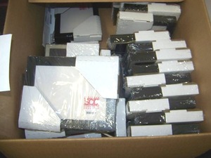 lot 19 image: Vases, Picture Frames and Mirror Centerpieces