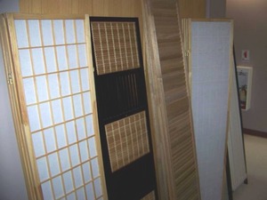 lot 15 image: Various Room Dividers
