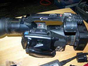 lot 40 image: Panasonic 3CCD MiniDV Camera with Remote Control and AC Adapter  Charger