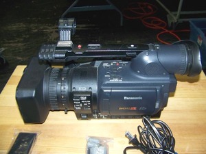 lot 47 image: Panasonic 3CCD DVCPRO HD P2 1080i High Definition Camcorder with Remote Control and  AC Adapter  Charger