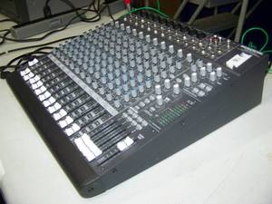 lot 51 image: Mackie 16-Channel MicLiner Mixer