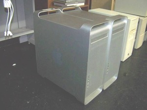 lot 68 image: Apple Mac PC  Computer Towers (2)