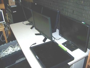 lot 70 image: Computer  PC Monitors (6)