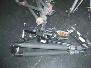 lot 89 image: Various Tripods, Tripod Spreaders on Wheels and more