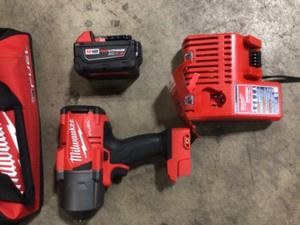 Milwaukee DrillPower tool Set, Customer returns, Review all pictures