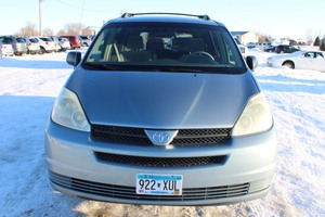 2004 Toyota Sienna LE - One Owner -