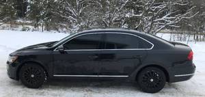 lot 1 image: 2017 Volkswagen Passat SE TSi