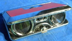 lot 6 image: Vintage Opera Glasses