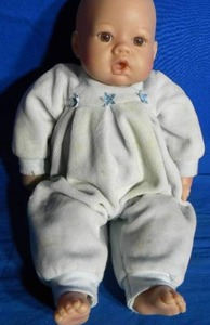 lot 99 image: 2000 Lee Middleton Doll