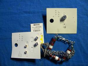 lot 105 image: Jewelry- Bracelet and earrings