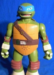 lot 114 image: Ninja Control Leonardo (2015 action figure)
