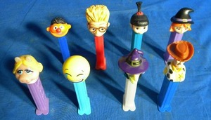 lot 130 image: Pez Dispensers Set of 8