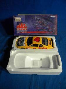 lot 134 image: NASCAR Sterling Marlin 2000 Die Cast