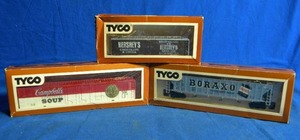 lot 135 image: TYCO HO SCALE COVERED HOPPER CAR 54 Set of 3