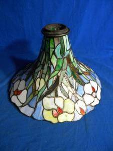 lot 147 image: 15 Glass Lamp Shade Damaged Small Crack
