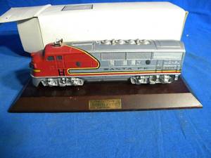 lot 170 image: Lionel Collectable Santa Fe F3 Diesel Engine Train