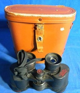lot 172 image: Vintage Simmons Field Binoculars Model 1101 7x35 with Case 420ft 1000yd